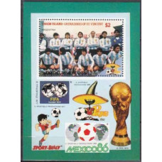 1986 St Vincent & Grenadines-Union Isand Mi.170/B6 1990 World championship on football of Italien 4,00 €